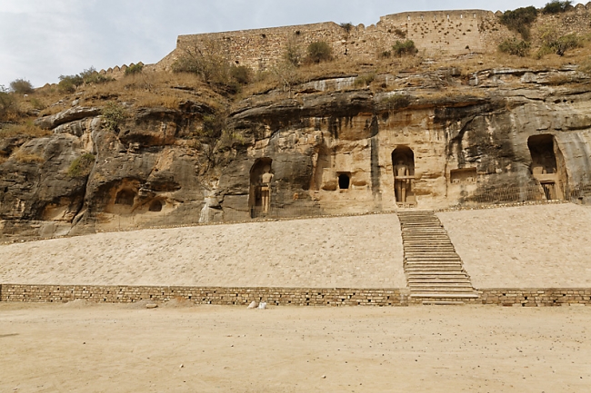 Gwalior-Statues jaïnes-048